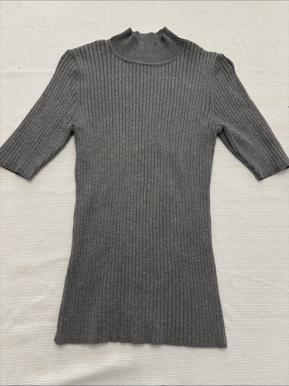 Madison Grey Ribbed Mock Neck shirt S- Gray